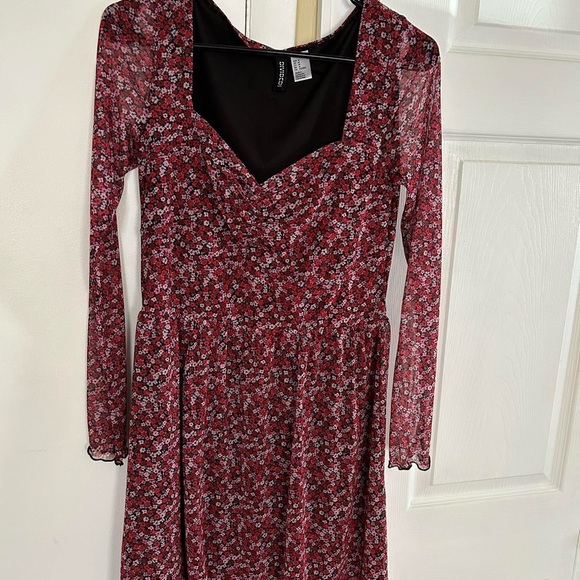 H&M | Dresses | Hm Floral Mini Dress Only Worn A Few Times | Poshmark
